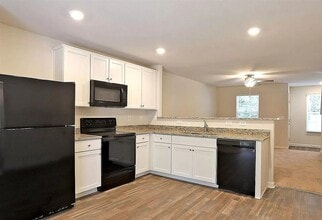 Building Photo - Newer Townhome for Lease – 2 Primary Suites + Open Layout