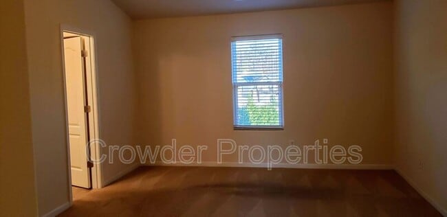Building Photo - 8119 Paw Club Dr