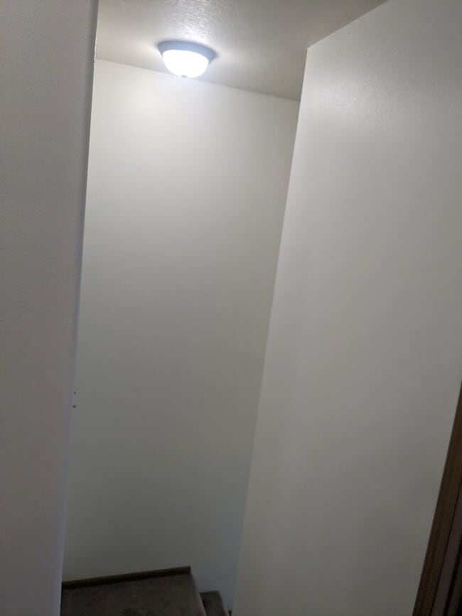 Building Photo - 3 Bedroom 1.5 Bathroom 4plex