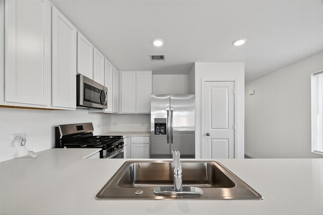 Building Photo - 18510 Autumn Hts Ln