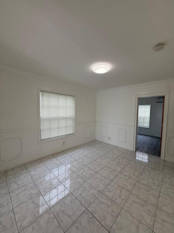 Building Photo - 818 9th St