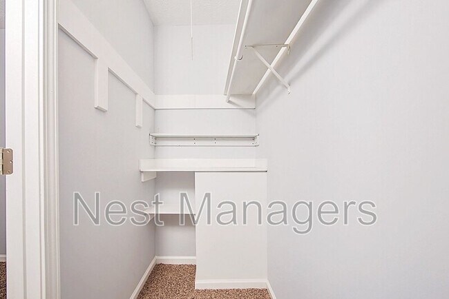 Building Photo - 7059 Darnell St