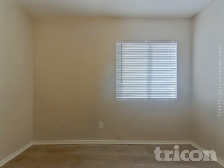 Building Photo - 12306 N Palm St