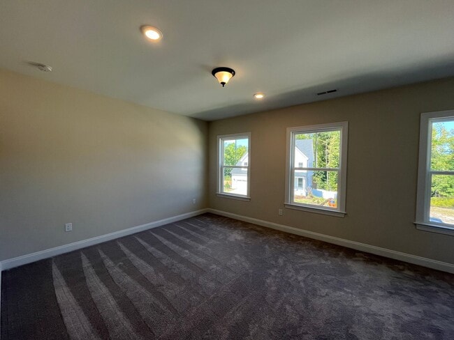 Building Photo - Stunning 5BD, 4.5BA Knightdale Home with Spacious Open Interior, Bonus Loft, and Modern Upgrades ...