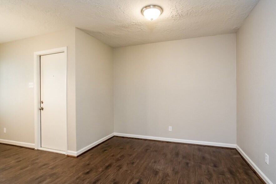 Building Photo - 3206 Teakwood Cir