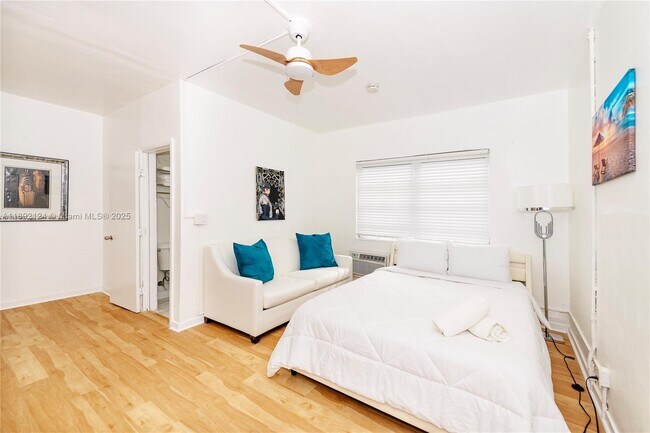 Building Photo - 545 Michigan Ave