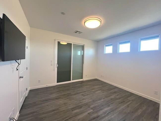 Building Photo - Single-story 1326 sq ft, townhome built in 2019 w/3 bed, 2 bath & spacious attached 2-car garage ...