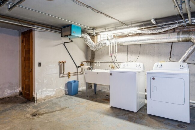 Free Laundry in Basement - 6339 N Spokane Ave