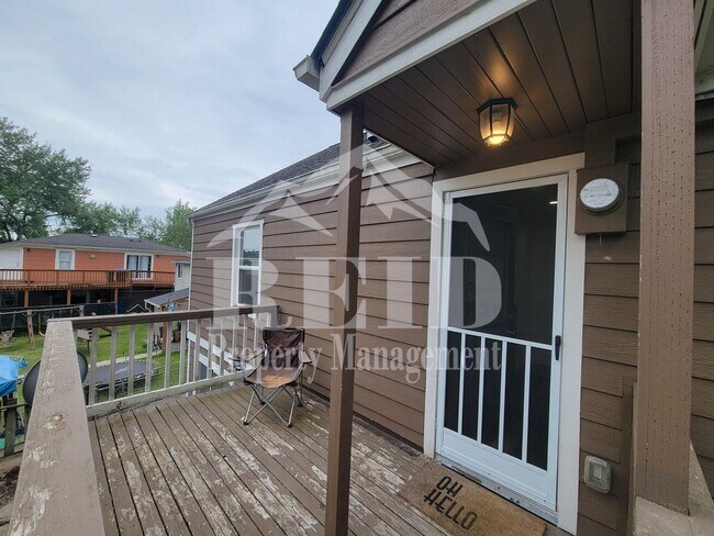 Building Photo - Centrally Located Bremerton Home With Partial View of Sinclair Inlet from Deck