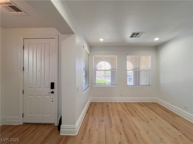 Building Photo - 599 Center Green Dr