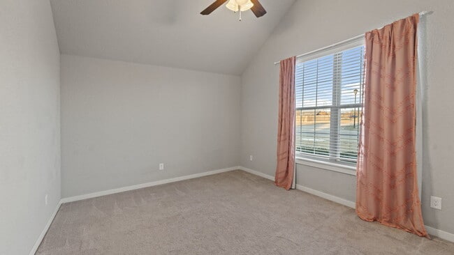 Building Photo - 3960 Deerhurst St