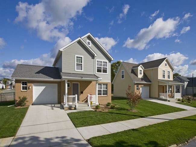 Building Photo - Saratoga Homes