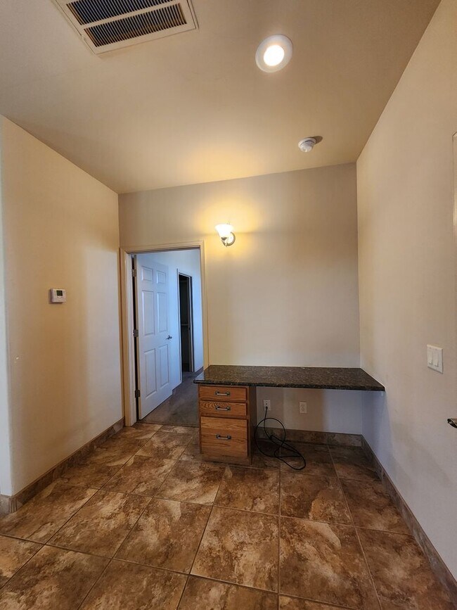 Building Photo - Sweet spot in the Pueblos at Alameda Ranch