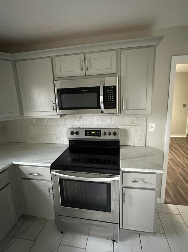 Building Photo - 126 Allnutt Dr