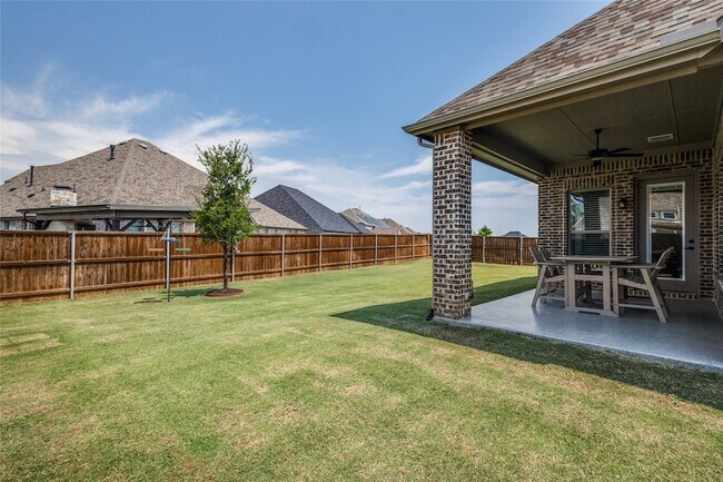 Building Photo - 11112 Lacey Oak Ridge