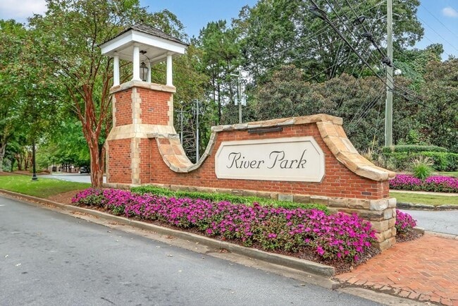 Building Photo - 363 Hiawassee Dr