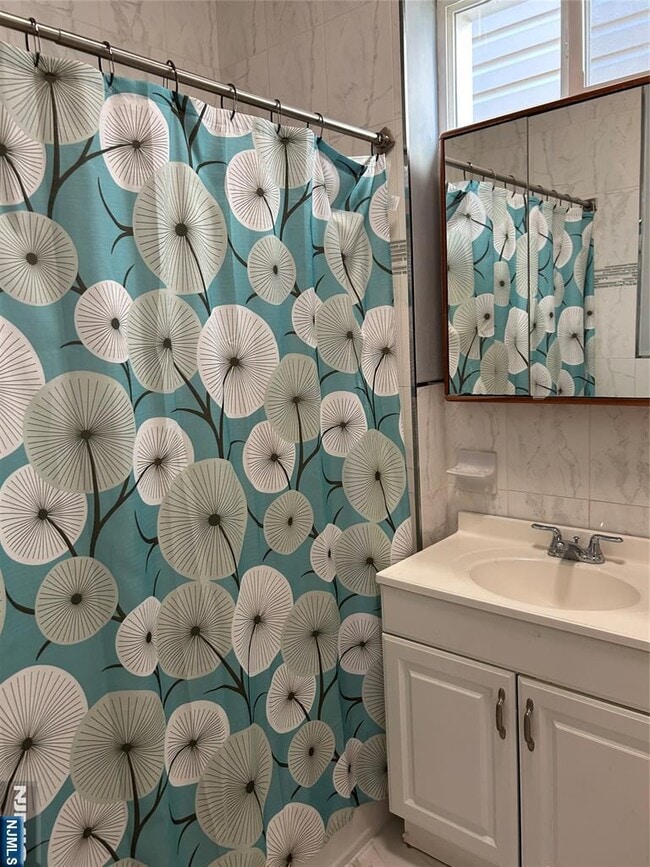 Building Photo - 192 Kearny Ave