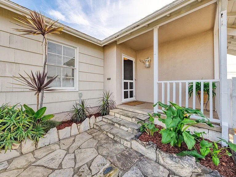 Building Photo - 10746 Cranks Rd