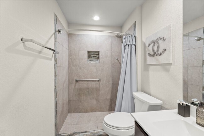 Building Photo - 7526 Highland Chase Dr