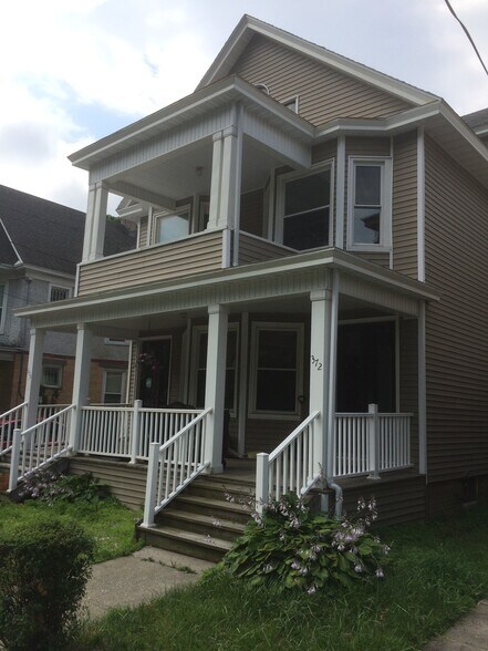 Building Photo - 372 Morris St