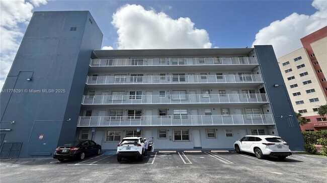 Building Photo - 1629 NW N River Dr