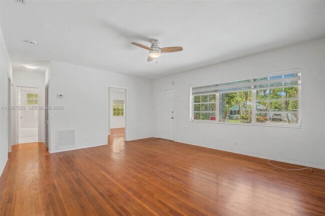 Building Photo - 7601 SW 59th Ct