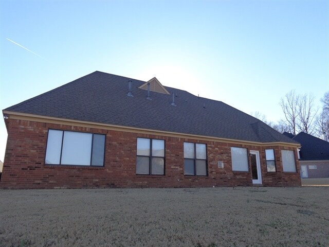 Building Photo - 6464 Wells Farms Cv