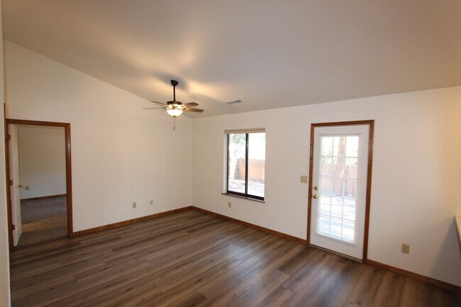 Building Photo - Coming In June | University Highlands 3-Bedroom Home | Fenced Backyard + Garage