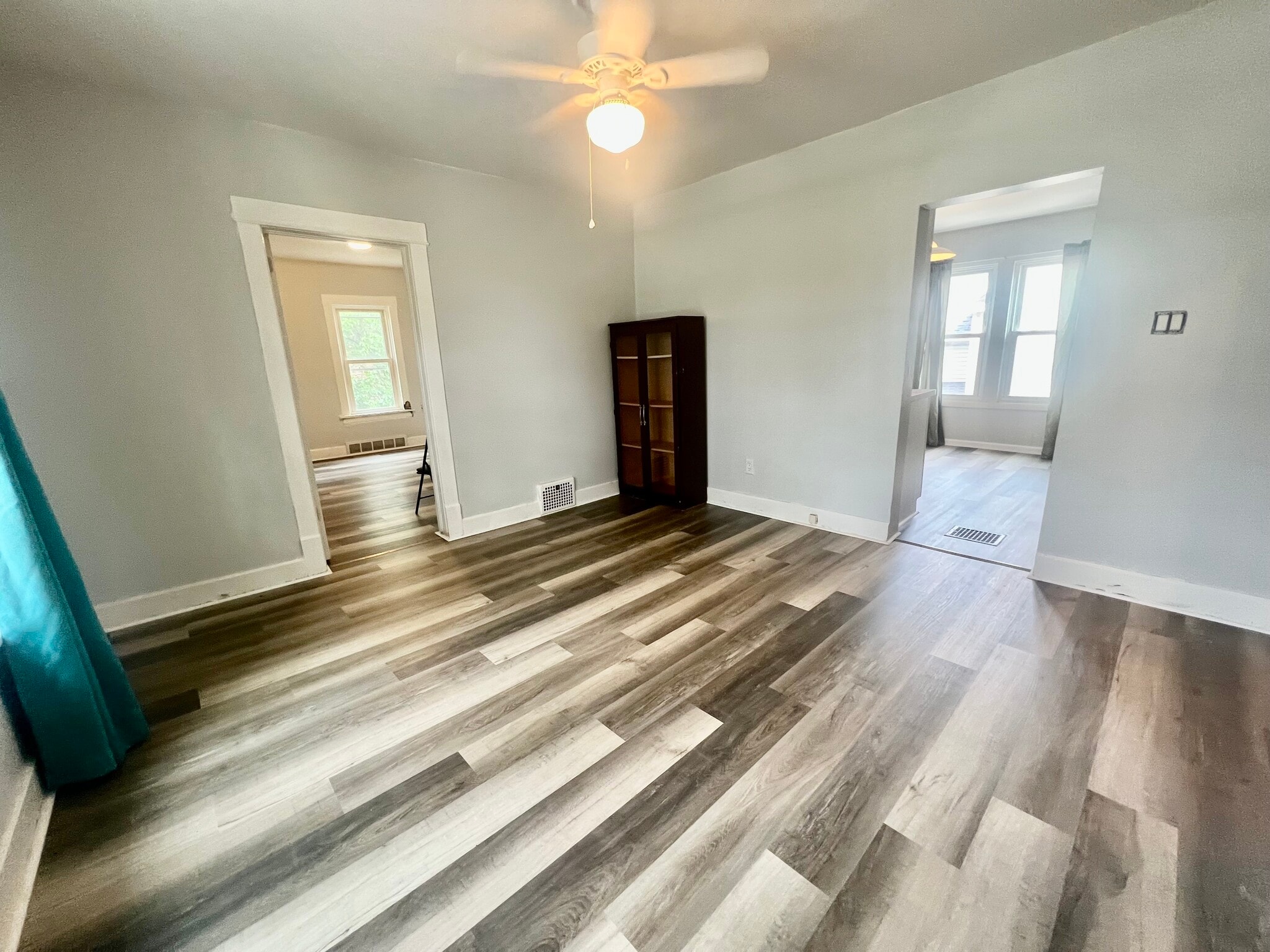 Building Photo - 5432 25th Ave