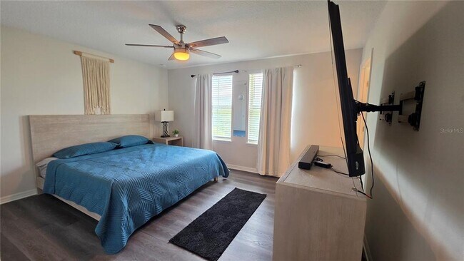 Building Photo - 16221 Admirals Cove Ln