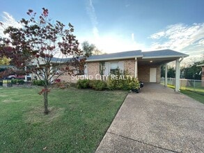 Building Photo - 3533 Albee Dr