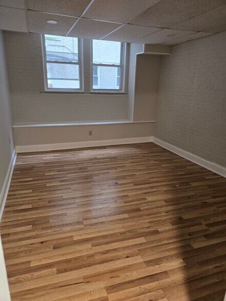 Building Photo - 76 Sewall Ave