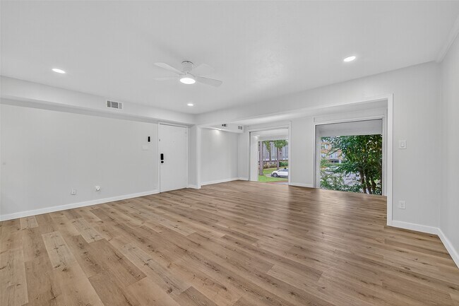 Building Photo - 12633 Memorial Dr