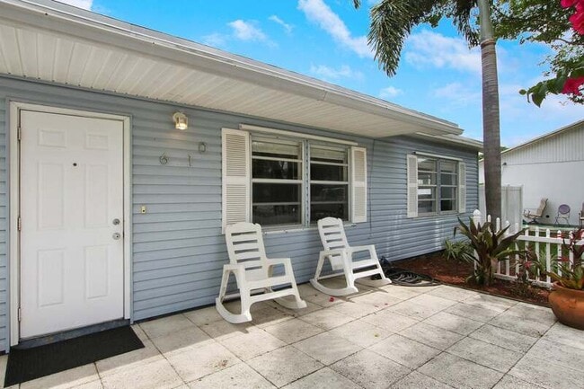 Building Photo - 601 N Pennock Ln