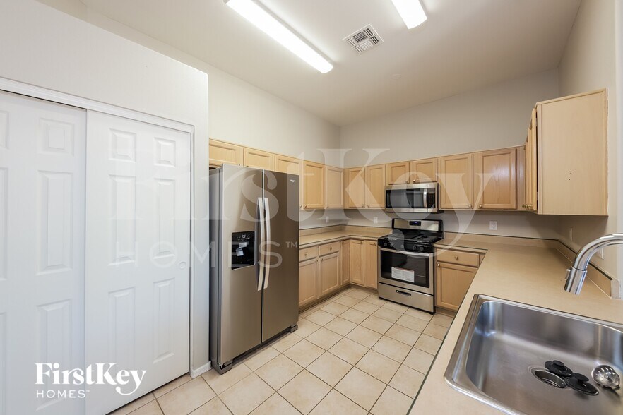 Building Photo - 11554 W Mule Deer Ct