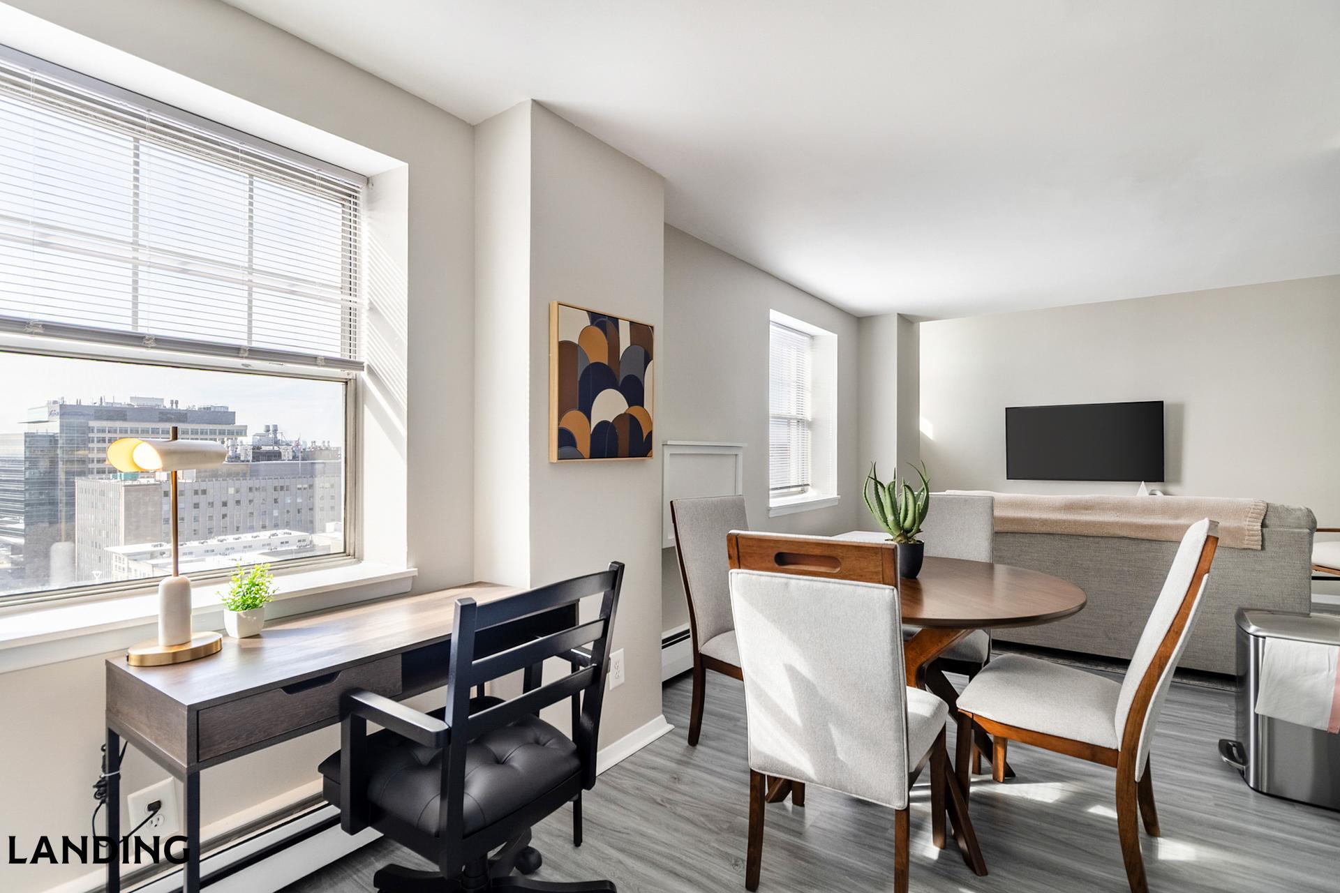 Building Photo - 265 College St