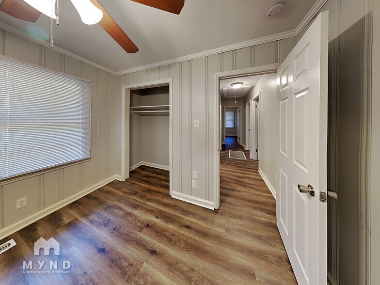Building Photo - 1348 David Cir