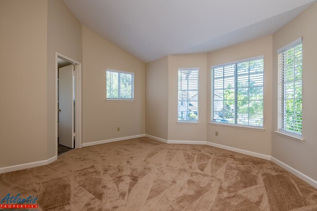 Building Photo - Beautiful Home | LVP Flooring | Central A/C