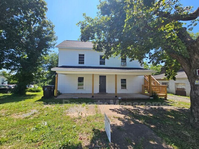 Building Photo - 215 N Logan St