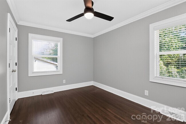 Building Photo - 3945 Winfield Dr