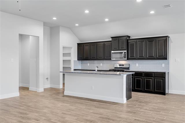 Building Photo - 5909 Lovills Crk St