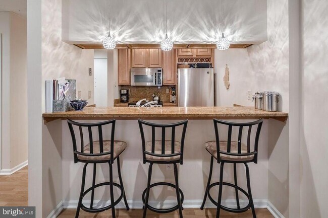 Building Photo - 1601 Spring Garden St