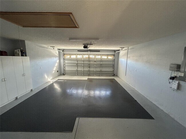 Building Photo - 3057 St Thomas Ln