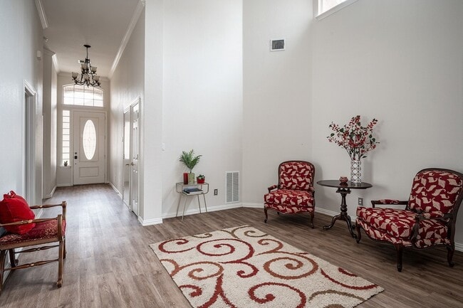 Building Photo - 7712 Lakecrest Cir