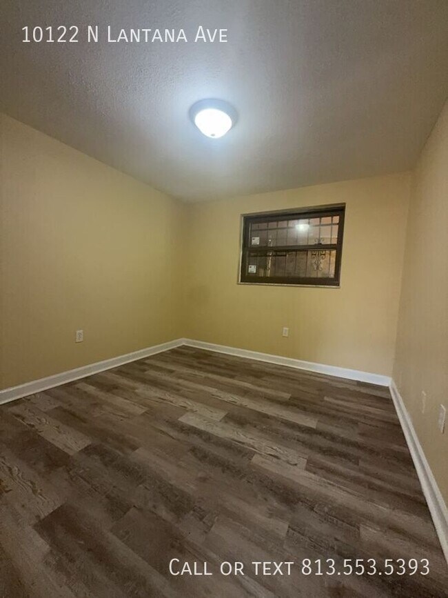Building Photo - 10122 N Lantana Ave