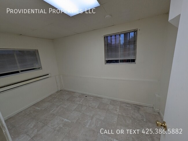 Building Photo - 2468 S College St