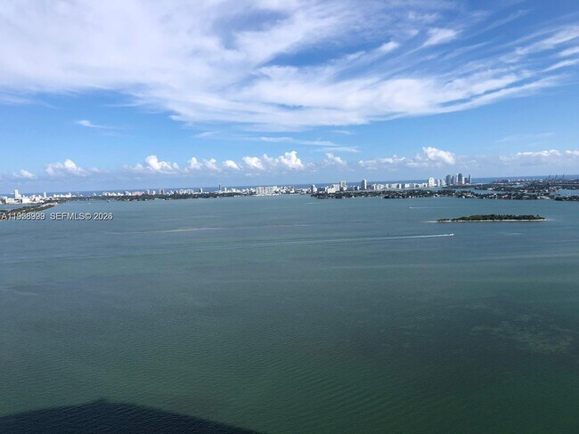 Building Photo - 480 NE 31st St