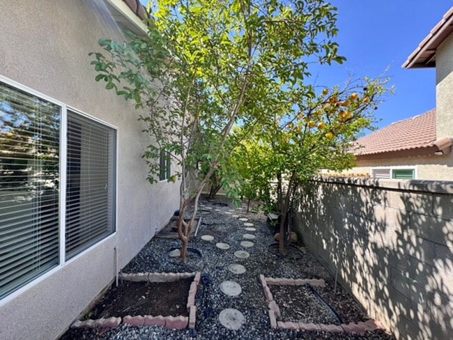 Building Photo - Spacious South Corona Single Story with 3 ...