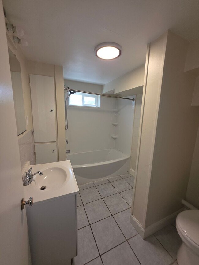 Building Photo - 4762 Greenfield Dr
