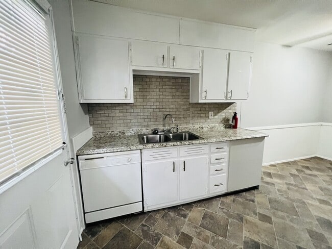 Building Photo - BOLDEN SPRINGS APARTMENTS